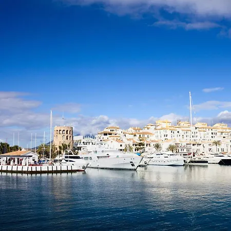 Golf Club, Step Into Elegance With 3-bedroom Luxury Modern Townhouse Close To Sotogrande